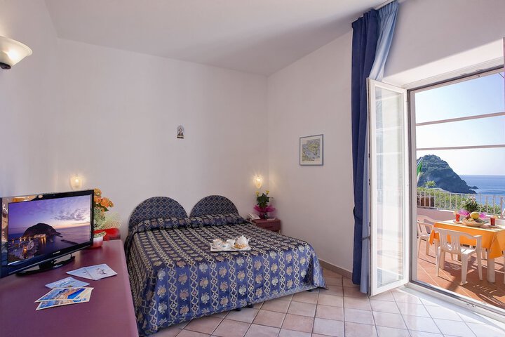 Room 2 of 30