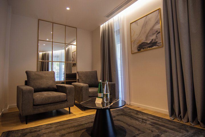 Room 43 of 136