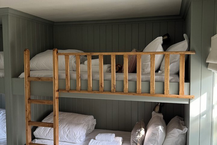 Room 31 of 151