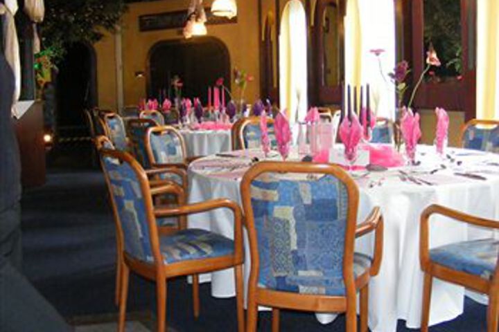 Dining 4 of 29