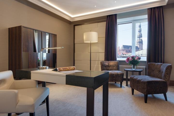 Room 58 of 208