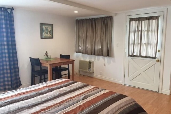 Room 12 of 23
