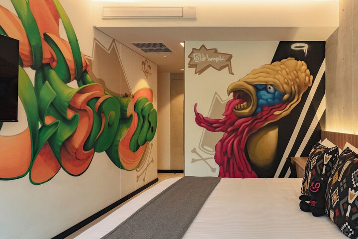 Room 6 of 64