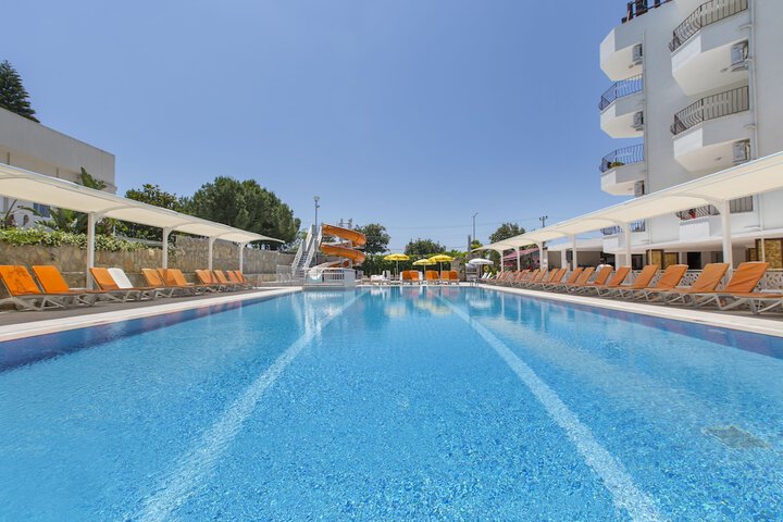 Pool 10 of 39