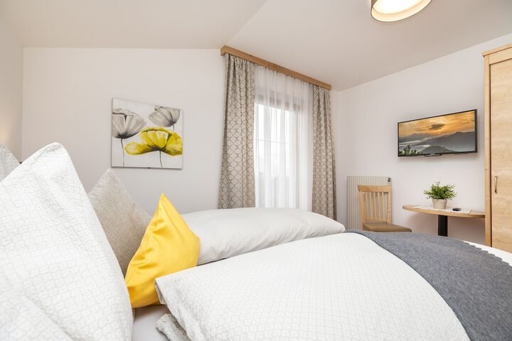 Room 15 of 80