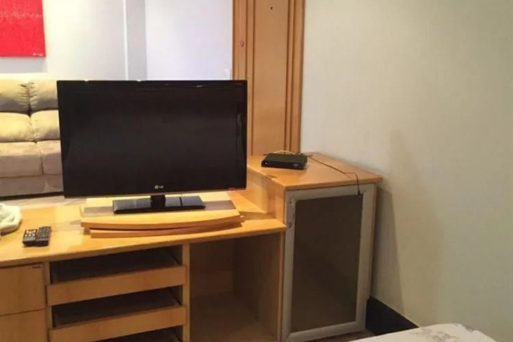 Room 5 of 15