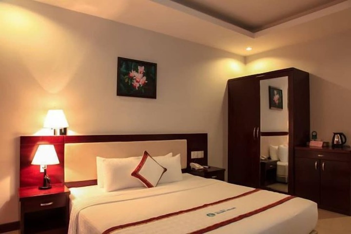 Room 18 of 42