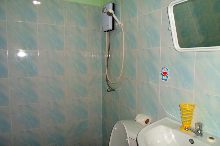 Room 7 of 13