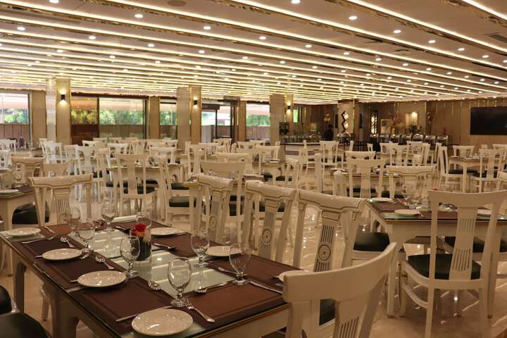 Dining 49 of 58