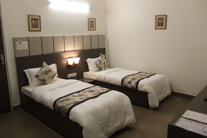 Room 19 of 53