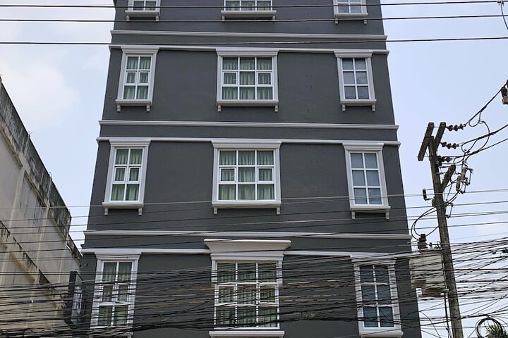 Photo of Submukdaphoomplace Hotel