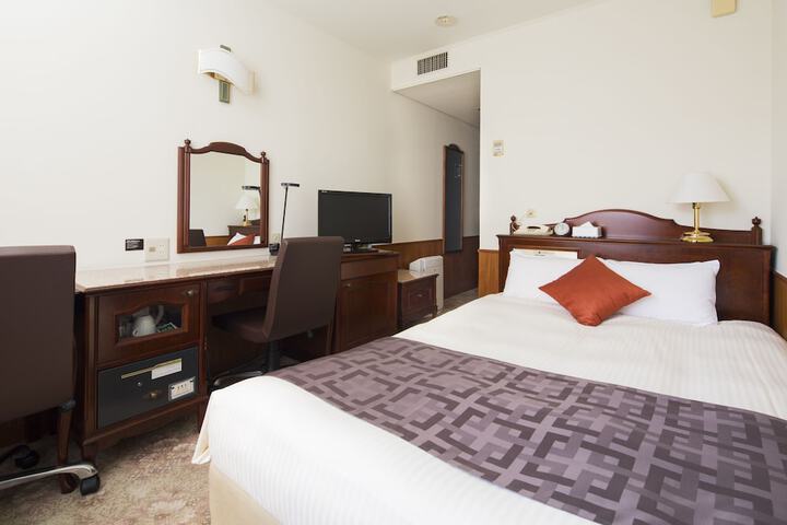 Room 9 of 99