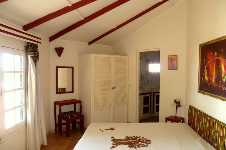 Room 4 of 34