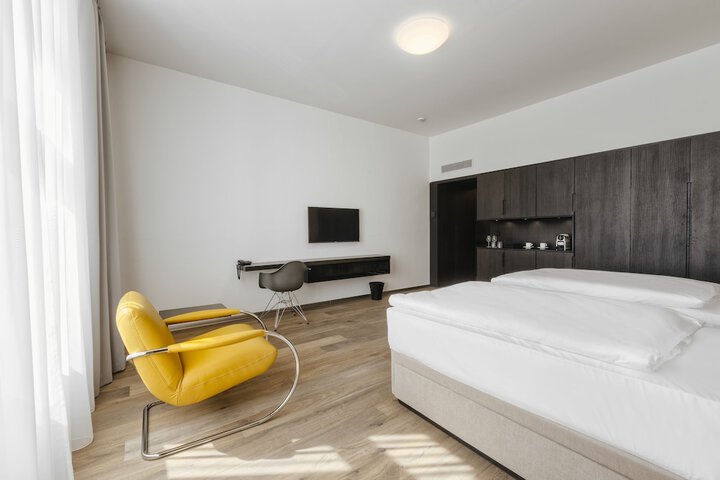 Room 12 of 52
