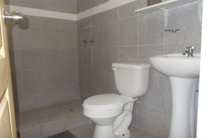 Room 16 of 40