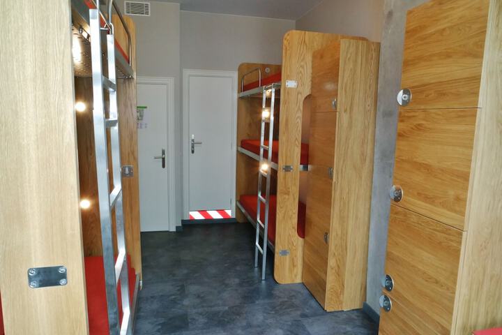 Room 13 of 60