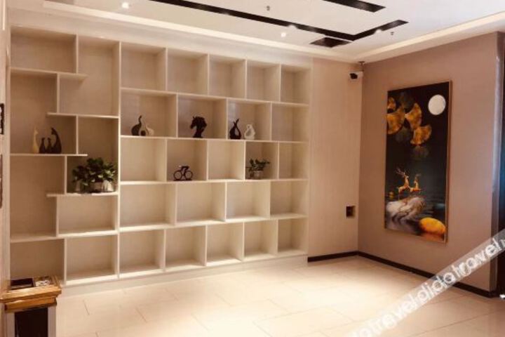 Hotel Interior 7 of 15