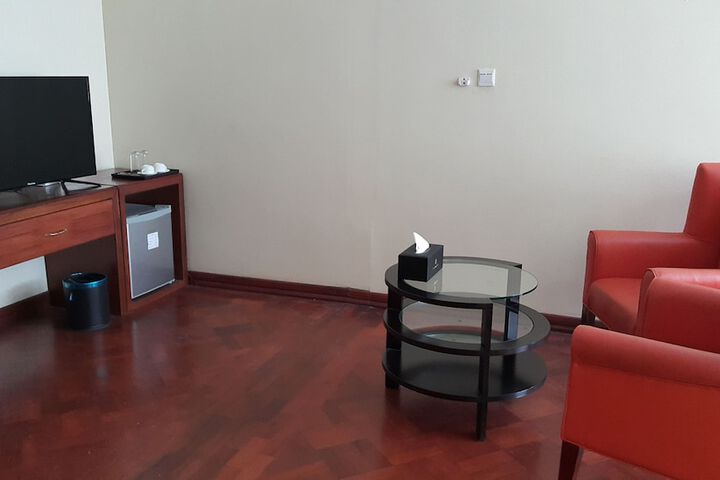 Room 27 of 51