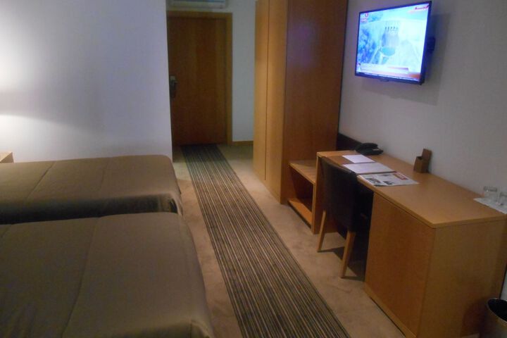 Room 19 of 36