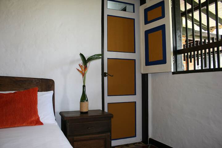 Room 12 of 153