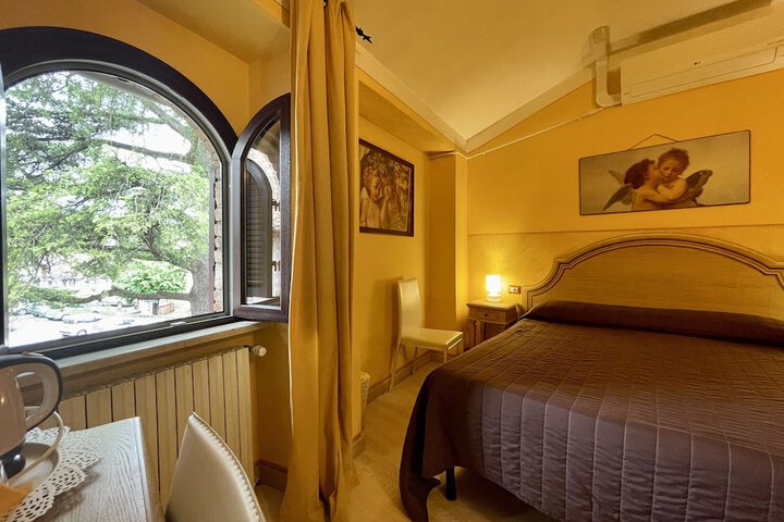 Room 26 of 46