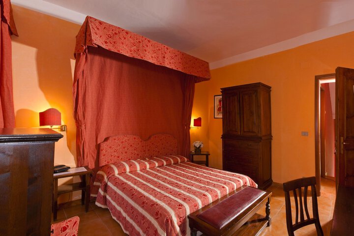 Room 5 of 38