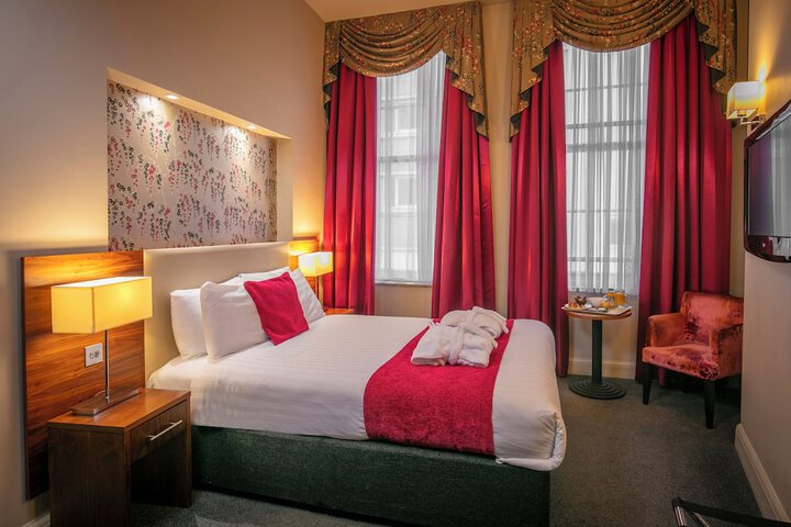 Room 26 of 32
