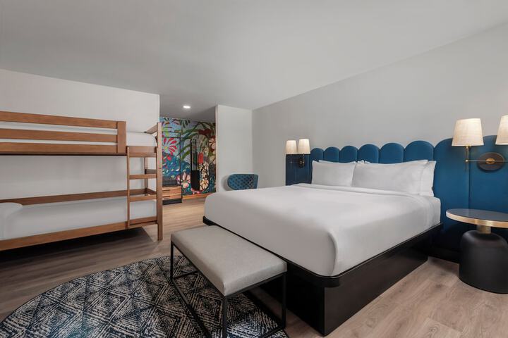 Room 12 of 34