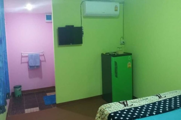 Room 5 of 11