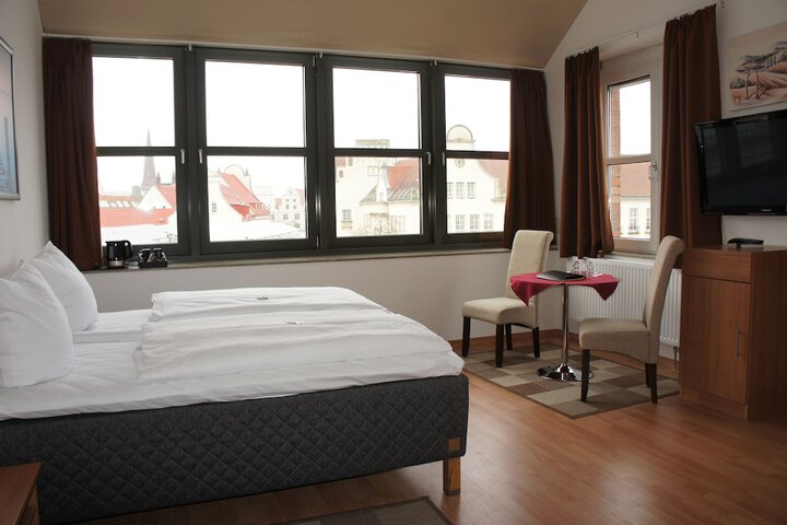 Room 5 of 31
