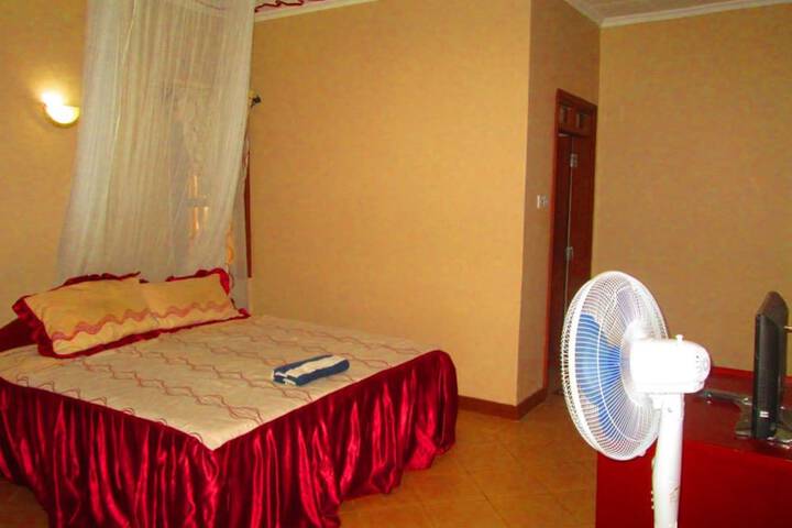 Room 5 of 15