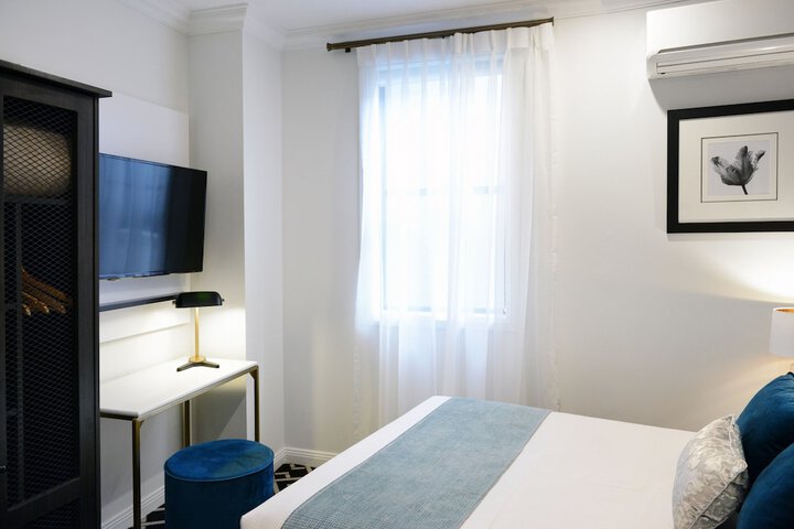 Room 15 of 117