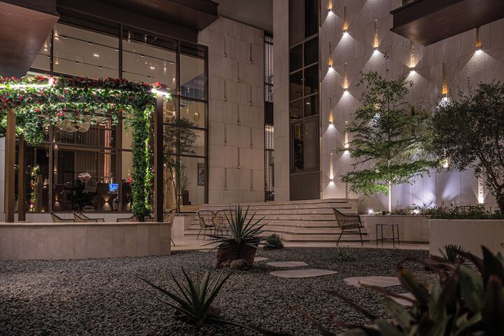 Hotel Exterior 50 of 57