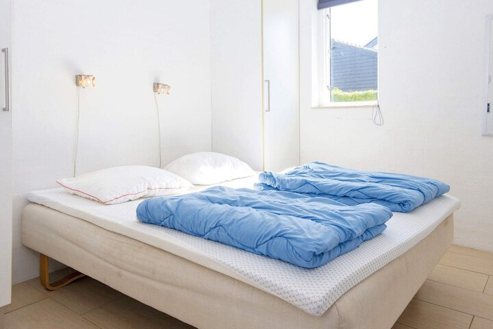 Room 4 of 50