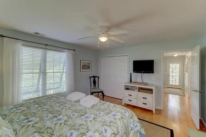 Room 5 of 19