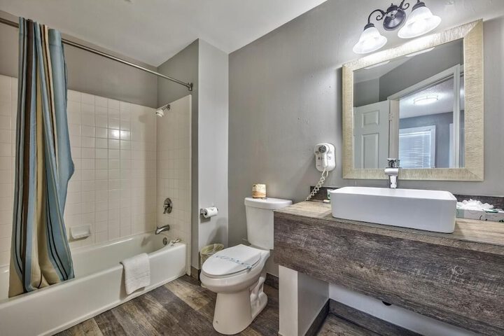 Room 6 of 20