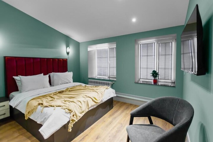 Room 16 of 42