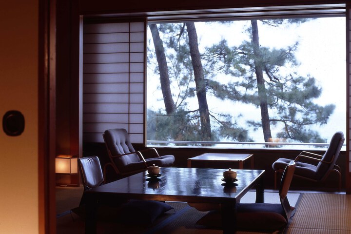 Room 7 of 54