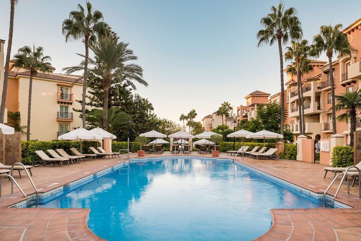 Hotel with Pool
