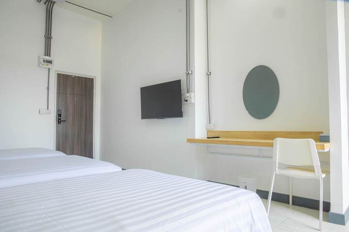 Room 9 of 25