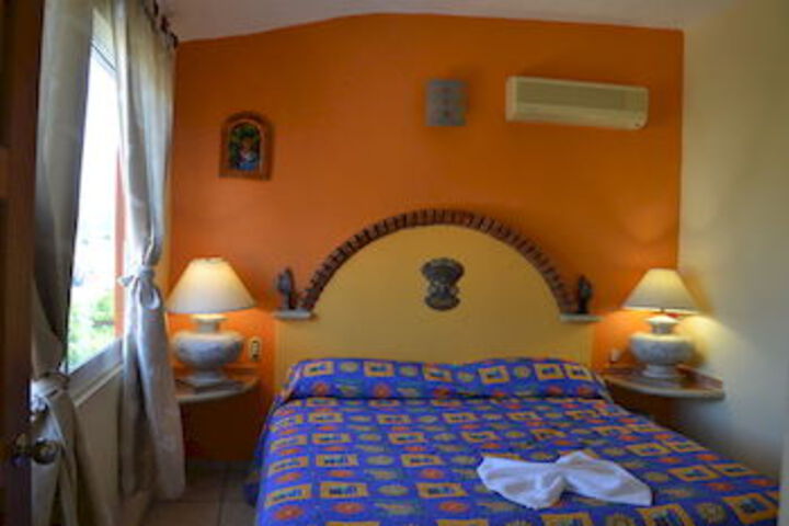 Room 10 of 18