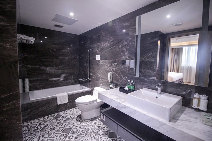 Room 42 of 85