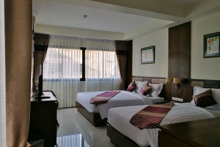 Room 7 of 49