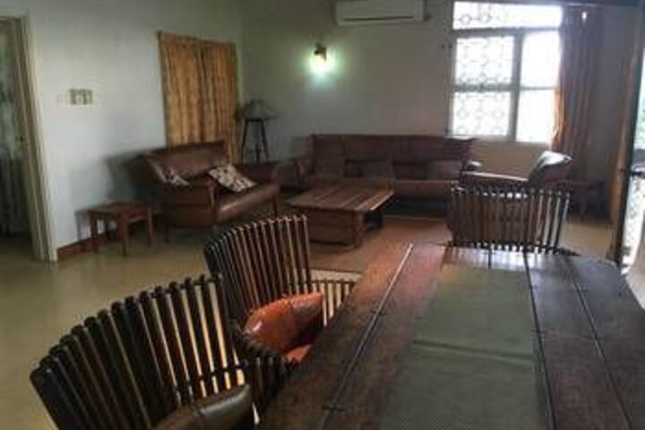 Room 9 of 13