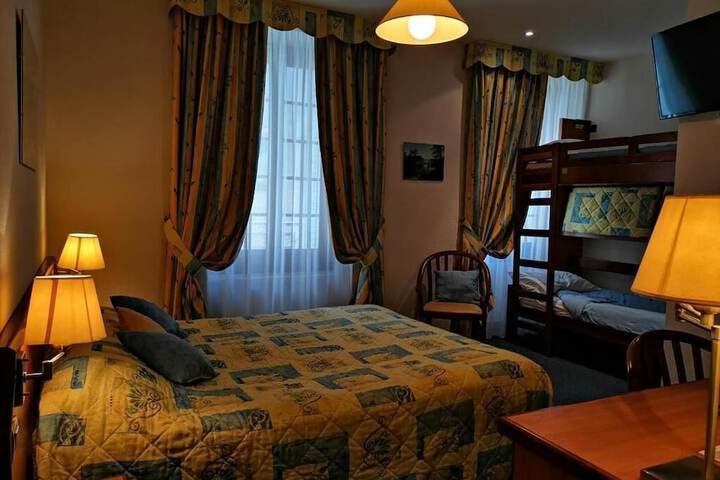 Room 9 of 20