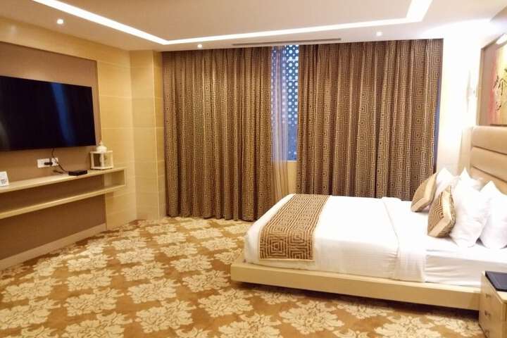 Room 5 of 67