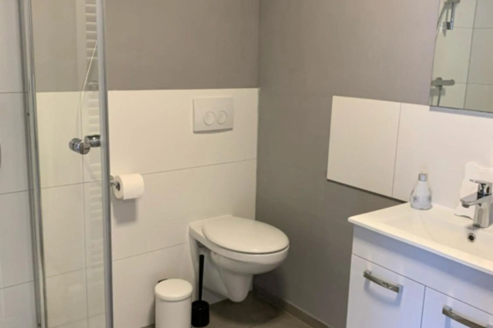 Room 7 of 10