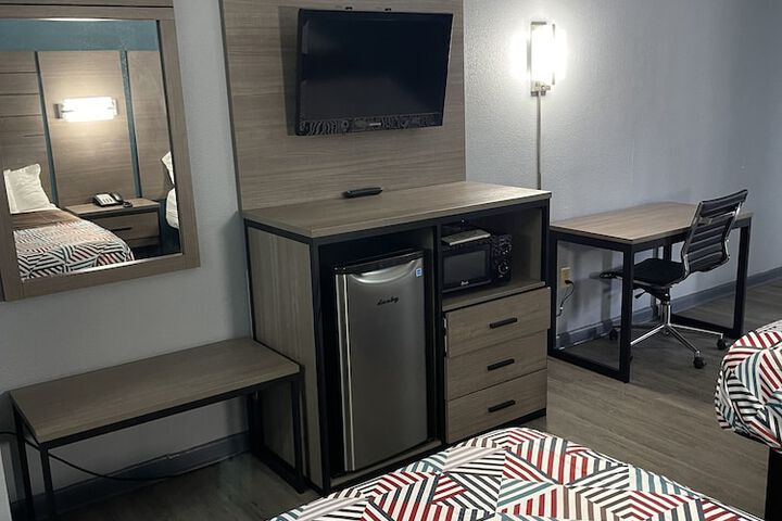 Room 11 of 21