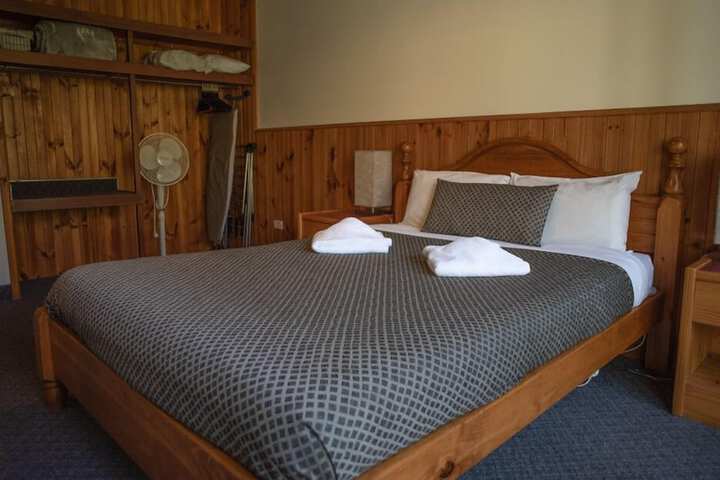 Room 22 of 233