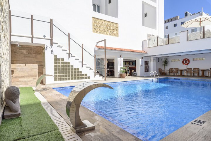 Hotel with Pool
